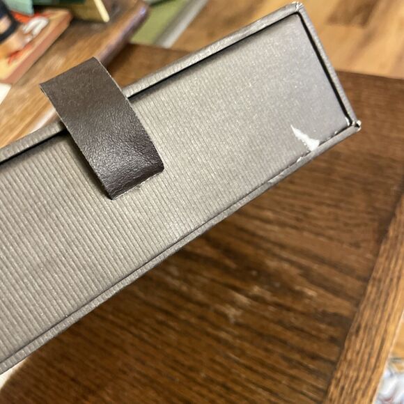 UGG Sheepskin 4Piece Care Kit- Protector, Clean &Condition, Freshener, Brush NIB - Picture 4 of 4